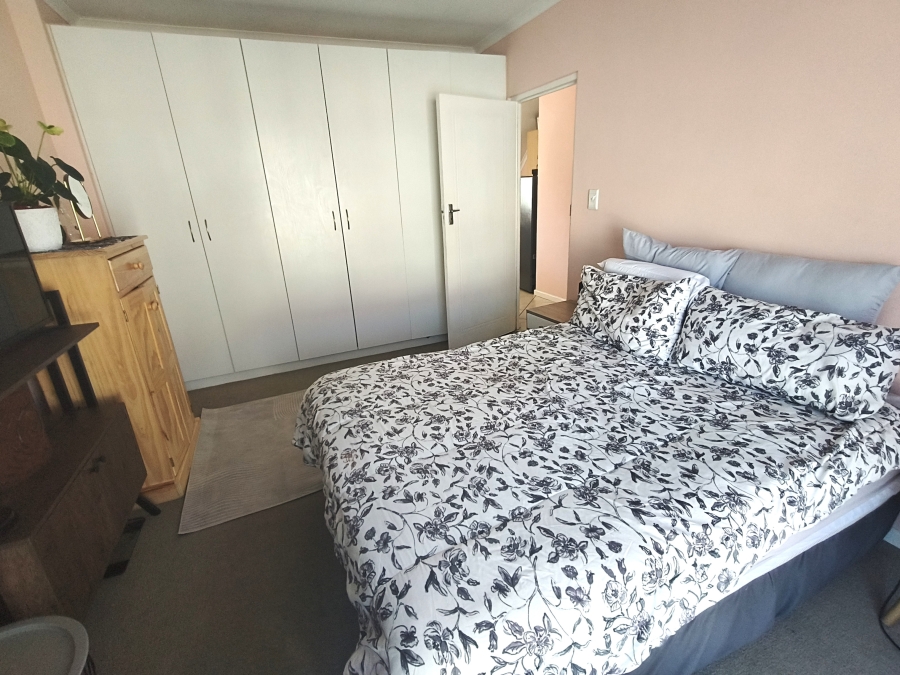 2 Bedroom Property for Sale in Whispering Pines Western Cape